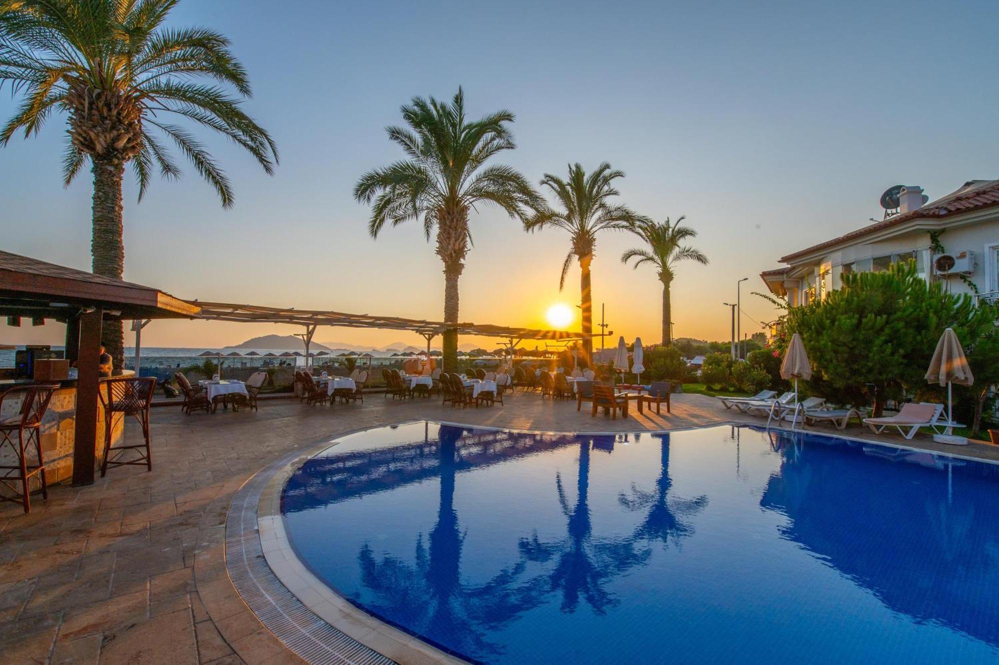 Sunset Beach Villas And Apartments Fethiye Extérieur photo